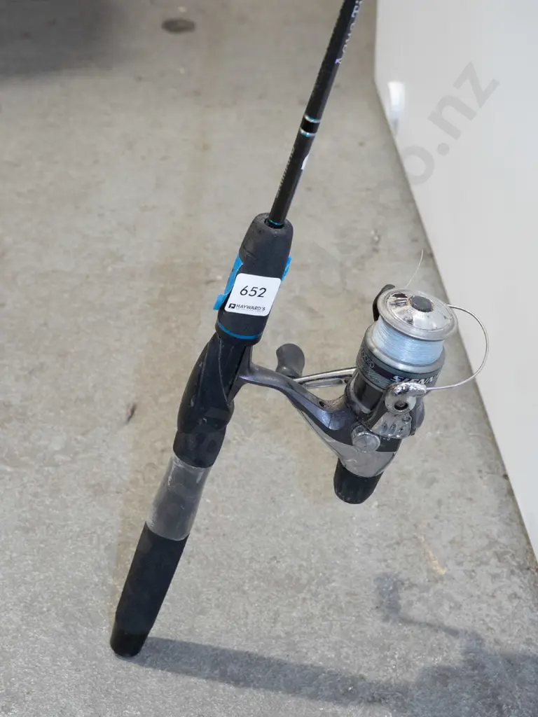 fishing rod and reel Image 1++