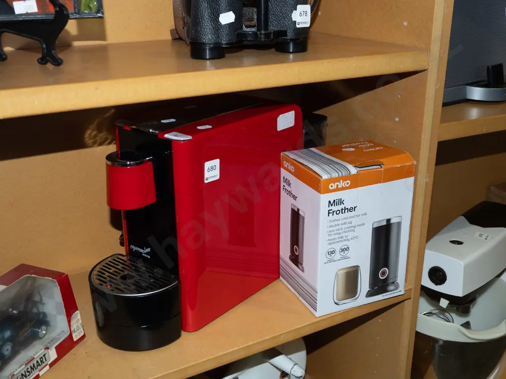 espresso pod coffee machine, boxed milk frother Image 1++