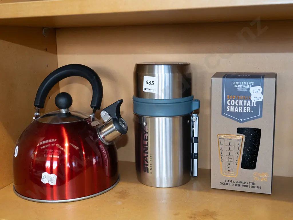 stove top kettle, cocktail shaker, thermos Image 1++
