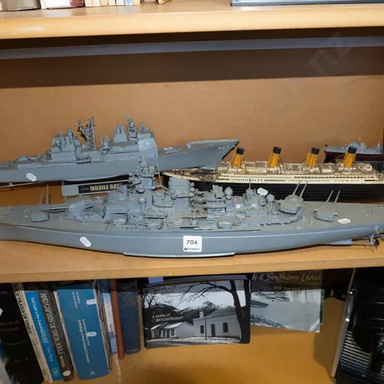 4x plastic model warships Longest L700