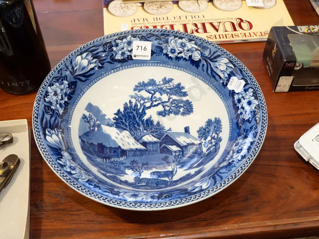 Wedgwood Fellow Deer blue and white bowl Diam270 Image 1++
