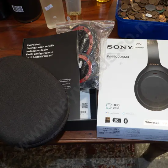 Sony WH/1000 MX4 noise cancelling headphones