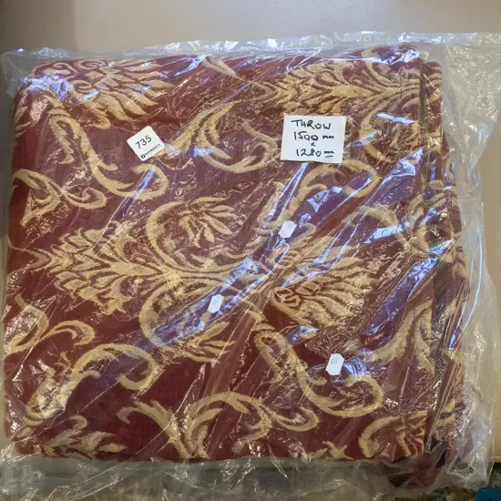 red and gold throw 1500x1280