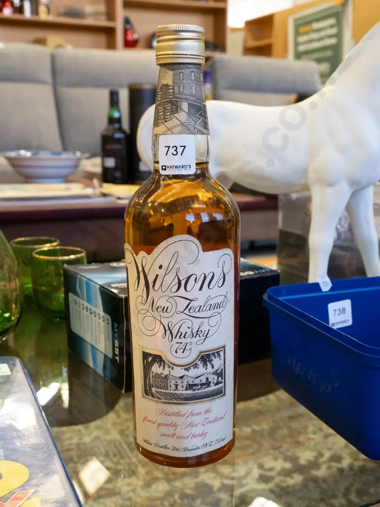 bottle Wilsons Whisky 700ml Image 1++
