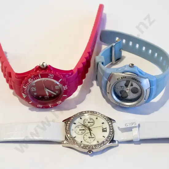 3x wristwatches