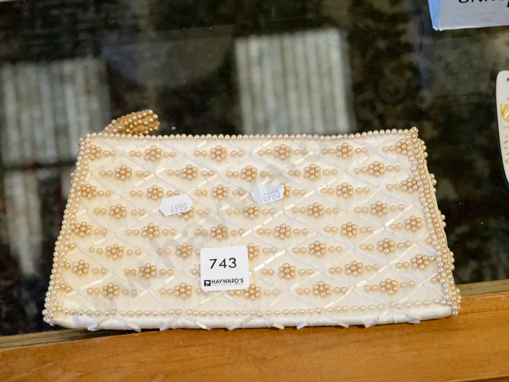 beaded evening purse Image 1++