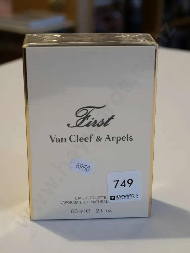 boxed van Cleef & Arpels First eau de toilette 60ml Image 1++