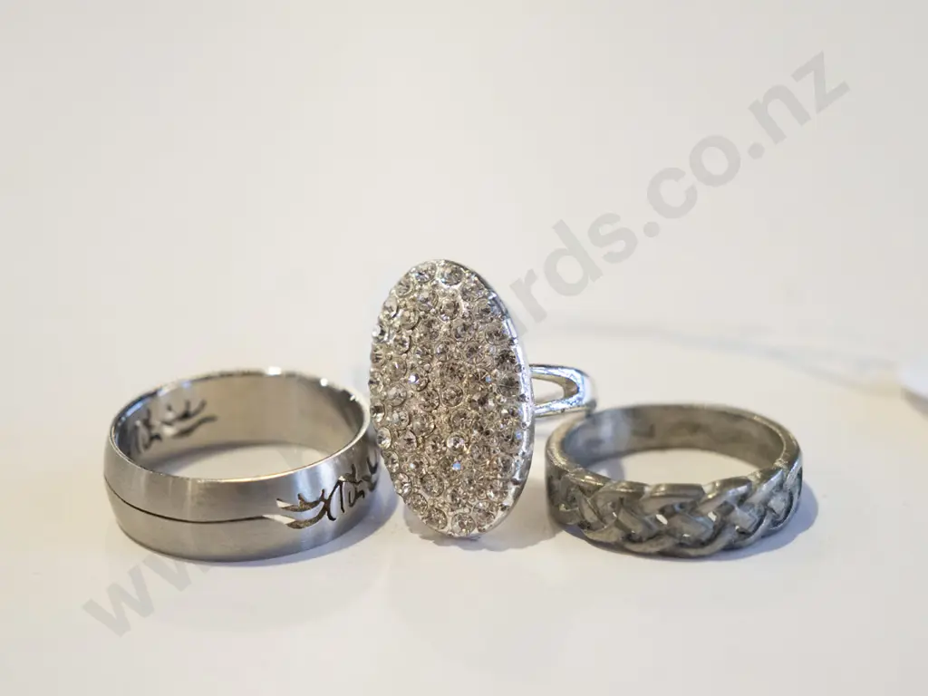 box; dress rings Image 1++