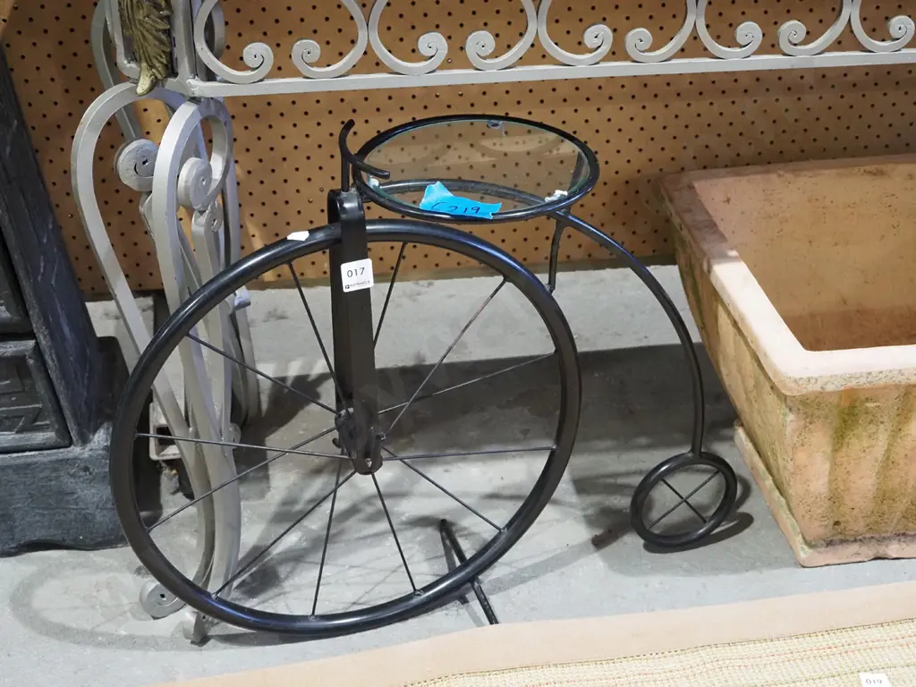 metal and glass penny-farthing plant stand H530 Image 1++