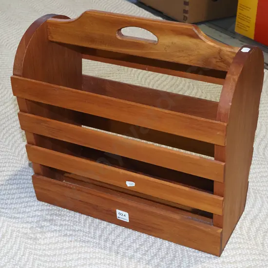 rimu magazine rack