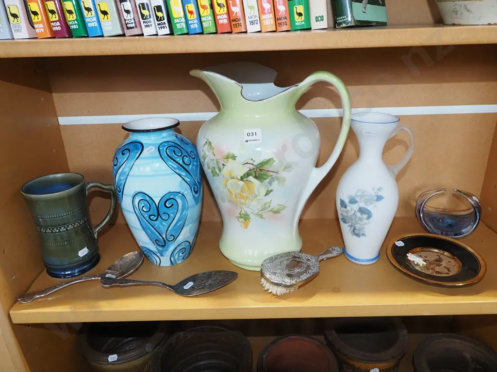 shelf; vases, large Irish Porcelain beer mug, art galss bowl etc Image 1++