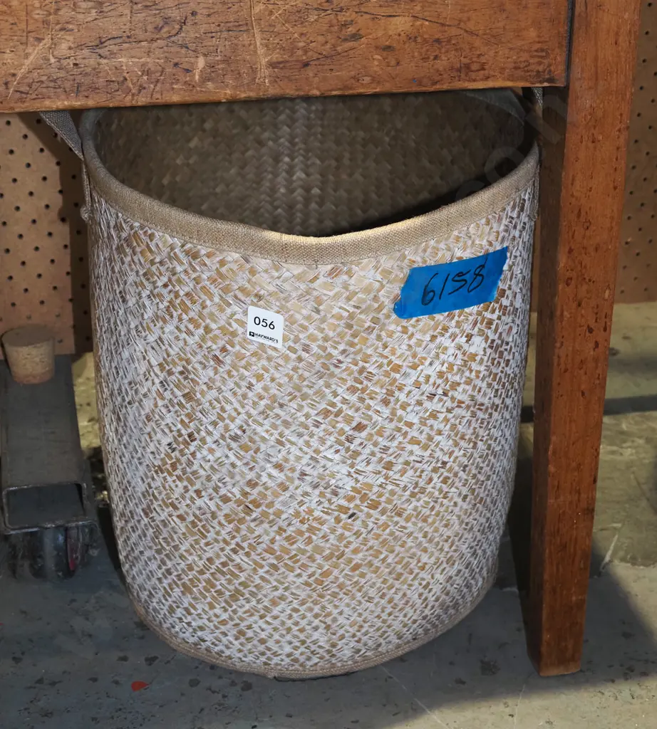 laundry basket - cane Image 1++
