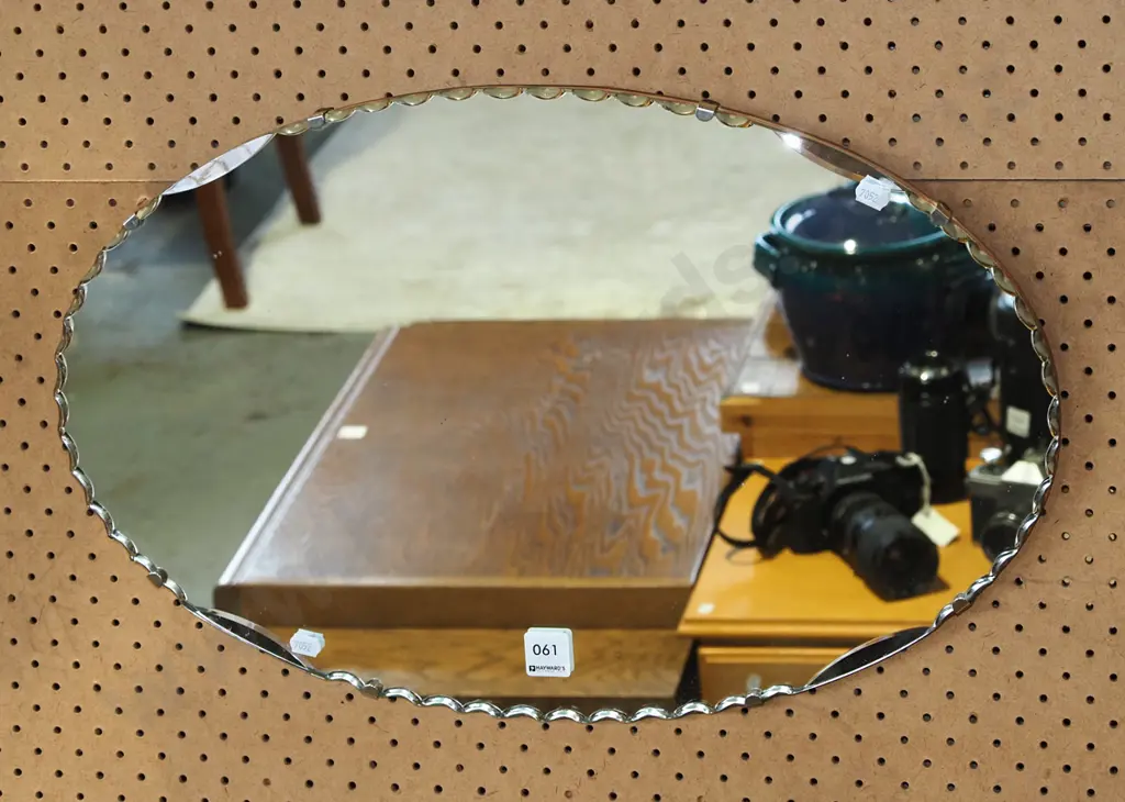 scalloped edge wall mirror L560 Image 1++