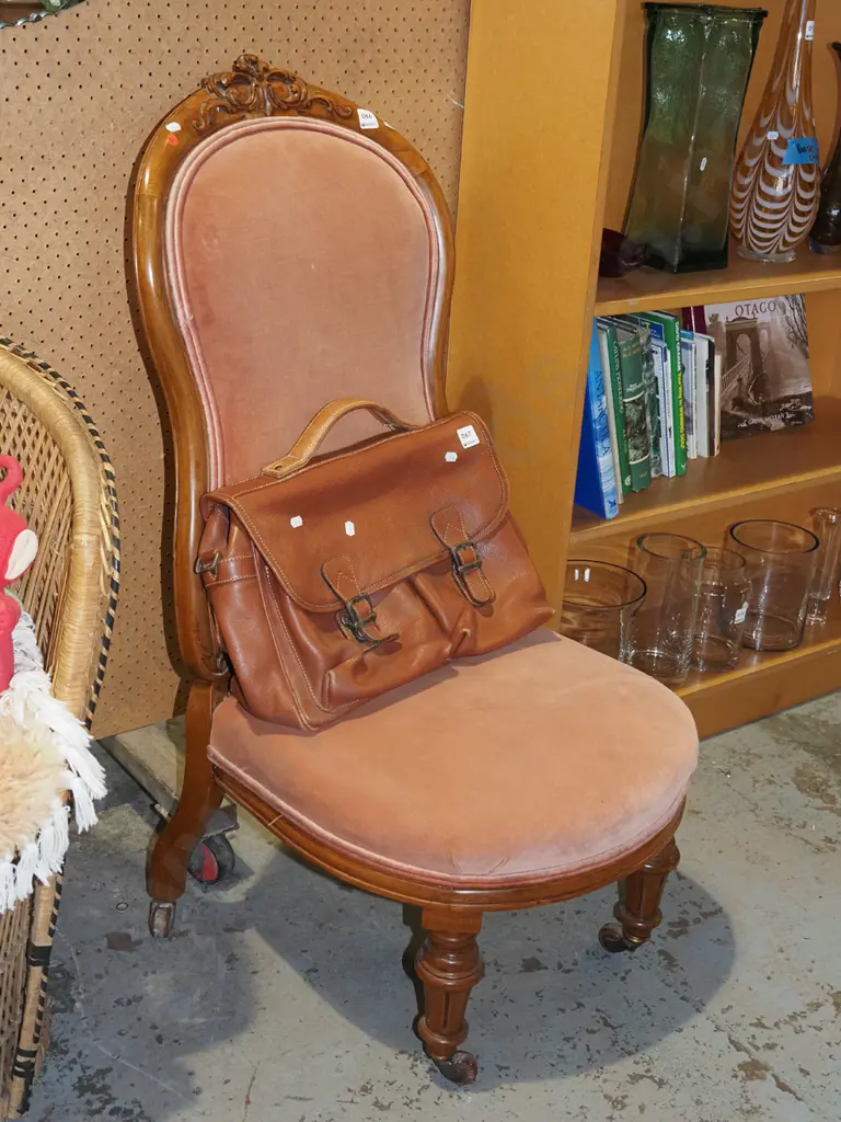 turned leg mahogany bedroom chair Image 1++