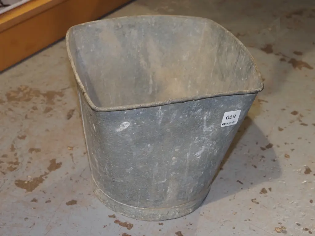 galvanised pail H225 Image 1++