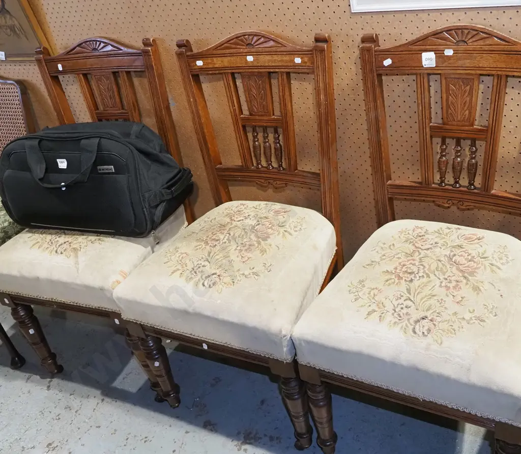 4x mahogany turned leg spindle and splat back dining chairs Image 1++