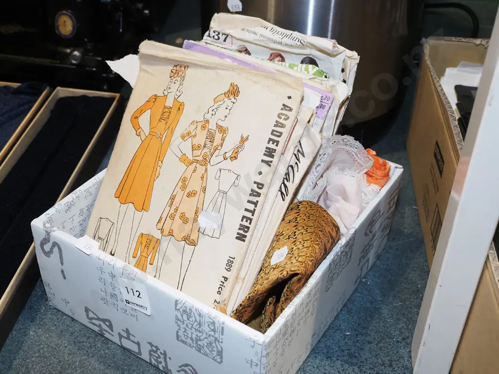 small box of sewing patterns Image 1++