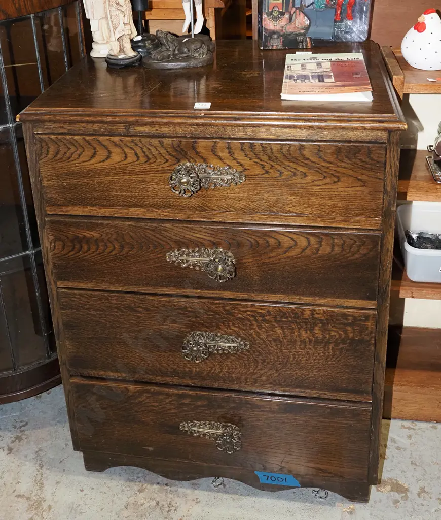 oak 4 drawer chest with off set handles H840 W610 Image 1++