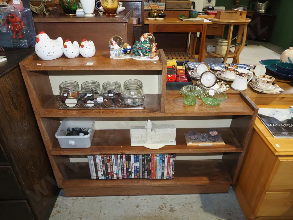 oak stepped bookcase H830 W1010 D190 Image 1++