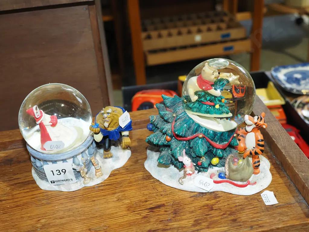 2x Disney snow globes Image 1++