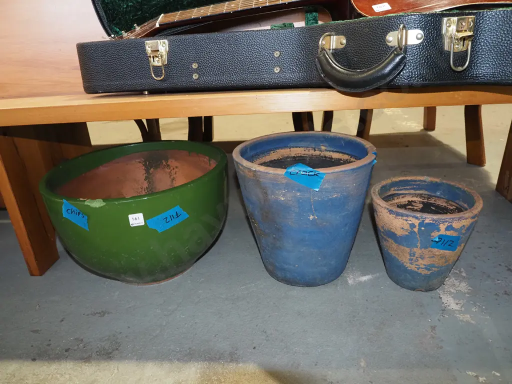 3x garden planters - some chips and cracks Tallest H290 Image 1++