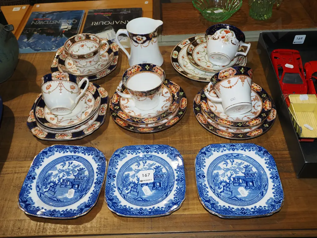 4x willow pattern side plates, Royal Albert trios, creamer Image 1++