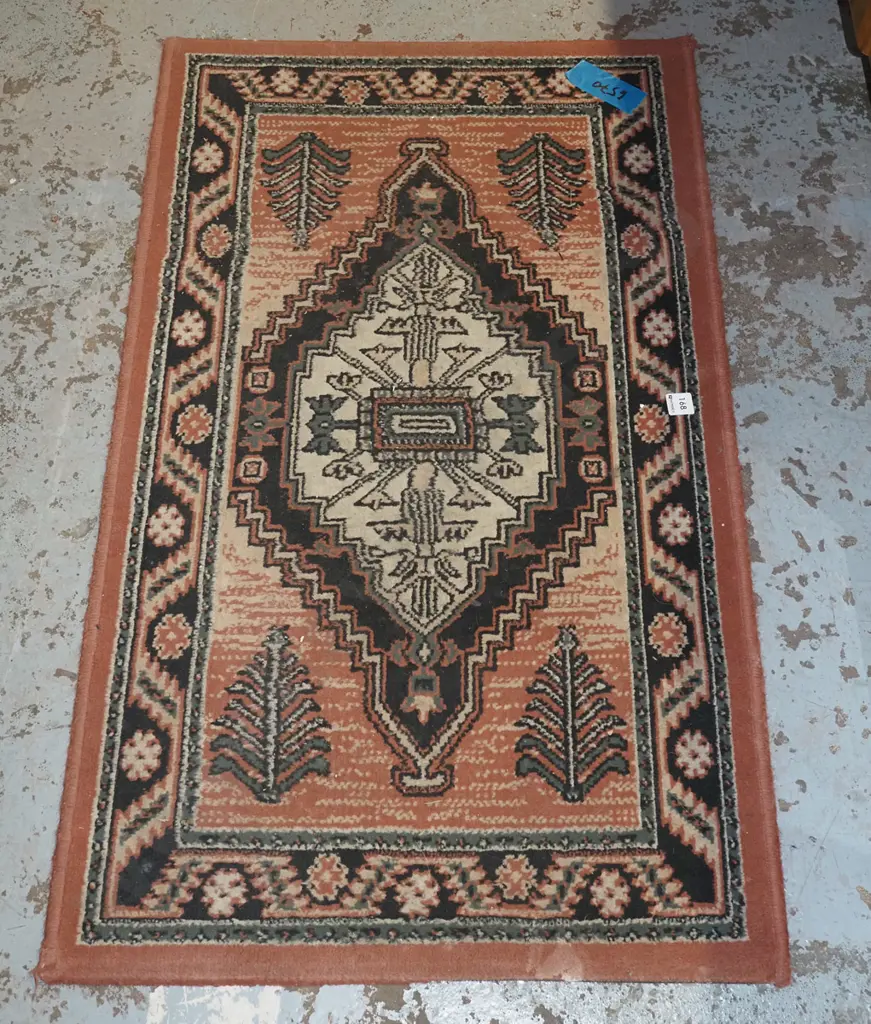 small synthetic rug L1600 Image 1++