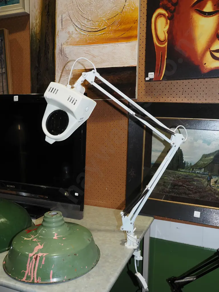 anglepoise illuminated microscope Image 1++