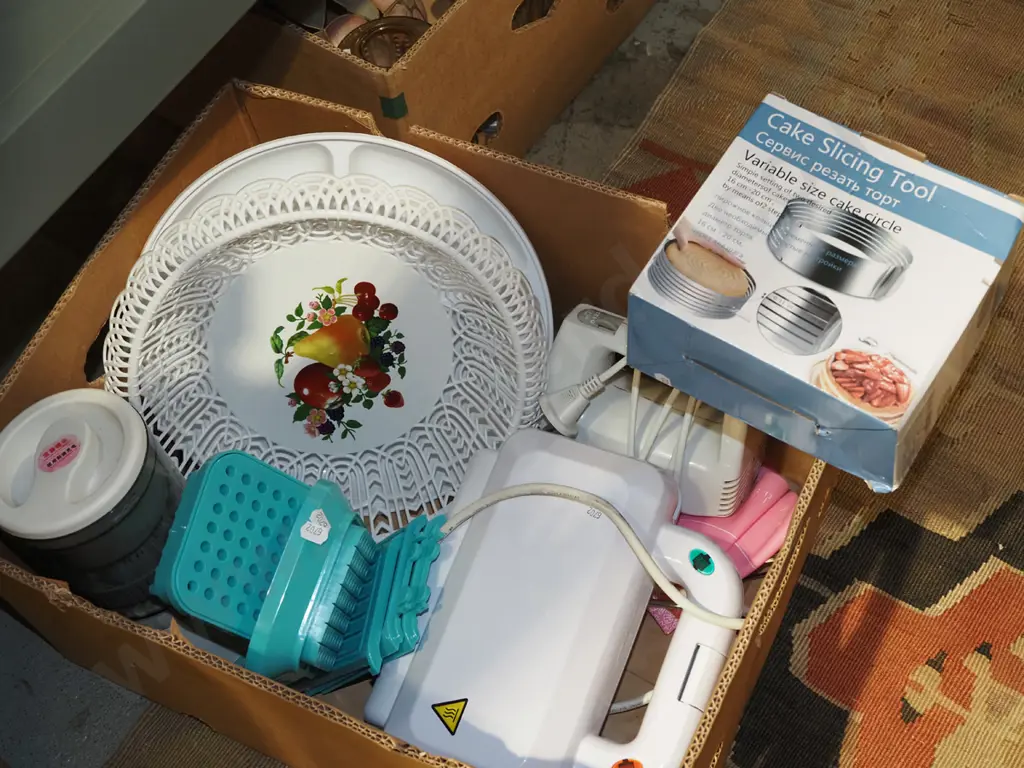 box; egg beater, toastie pie machine, blender etc Image 1++