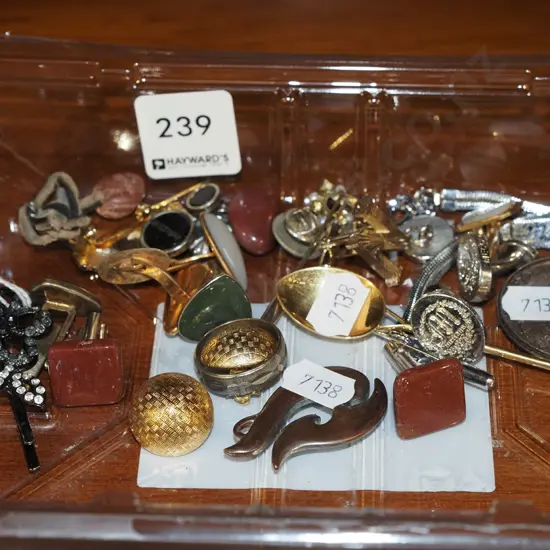 tray of costume jewellery