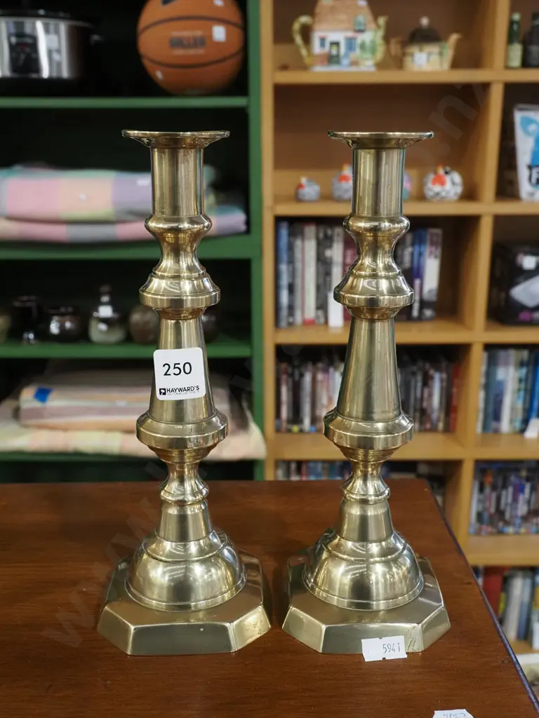 2x brass candlesticks H260 Image 1++