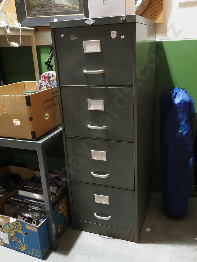metal 4 drawer filing cabinet - key in office Image 1++