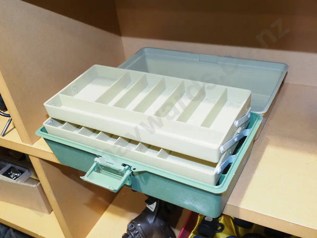 small tool box Image 1++
