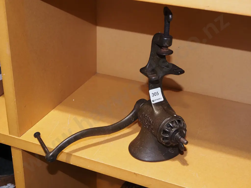Ideal bench top mincer Image 1++