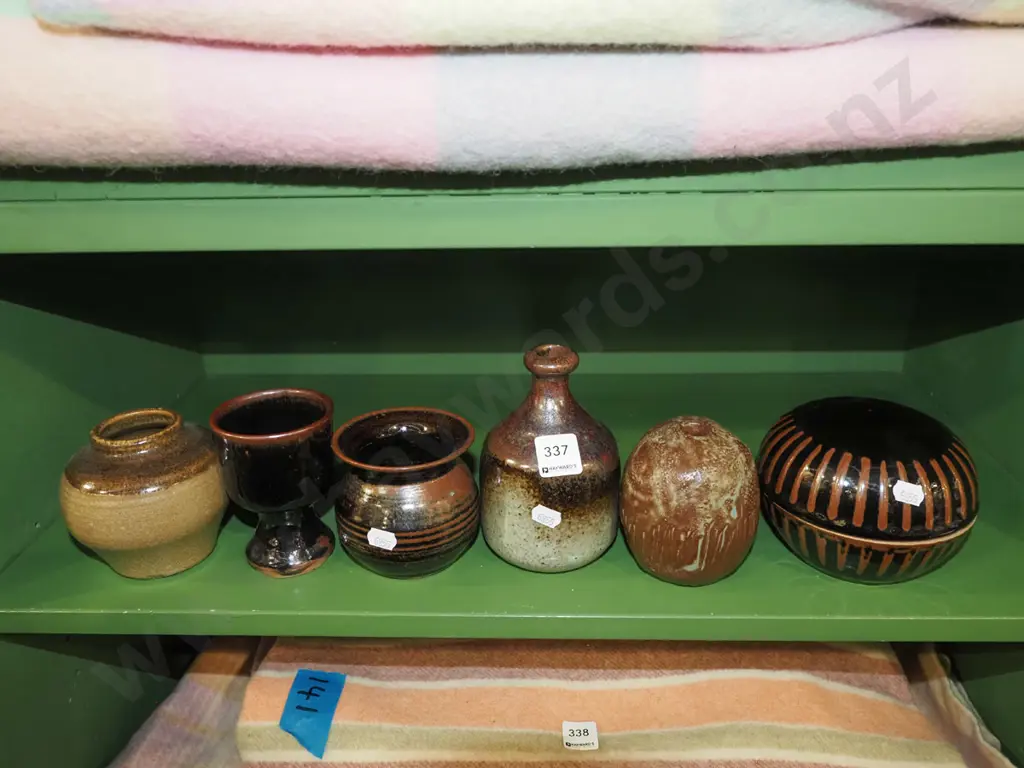shelf; ginger jar, vase, goblets etc Image 1++