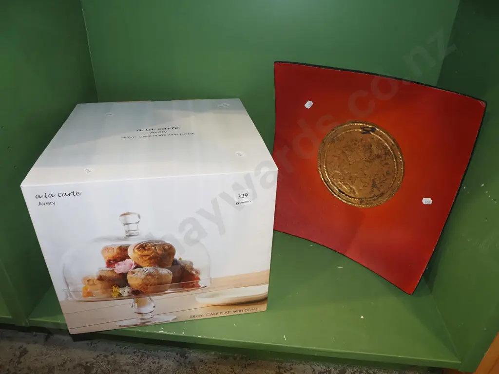 large square ceramic fruit bowl, boxed 28cm cake plate with dome Image 1++
