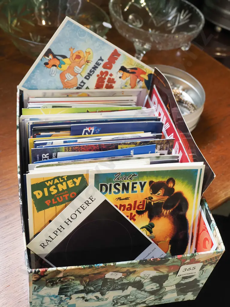 box of postcards Image 1++
