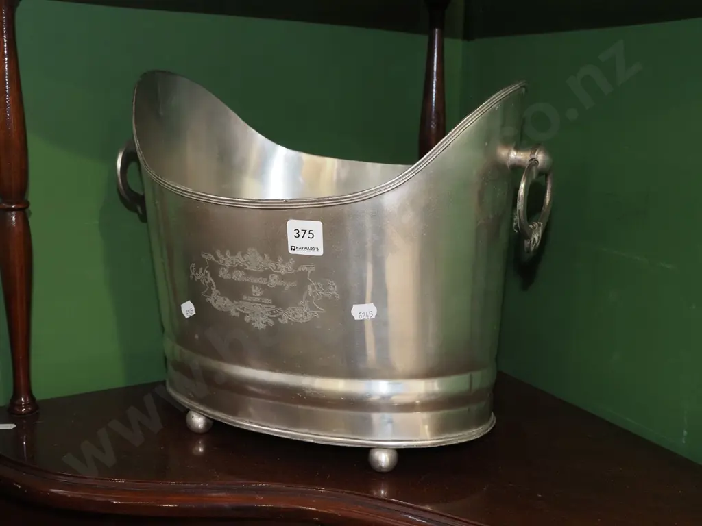champagne branded ice bucket Image 1++