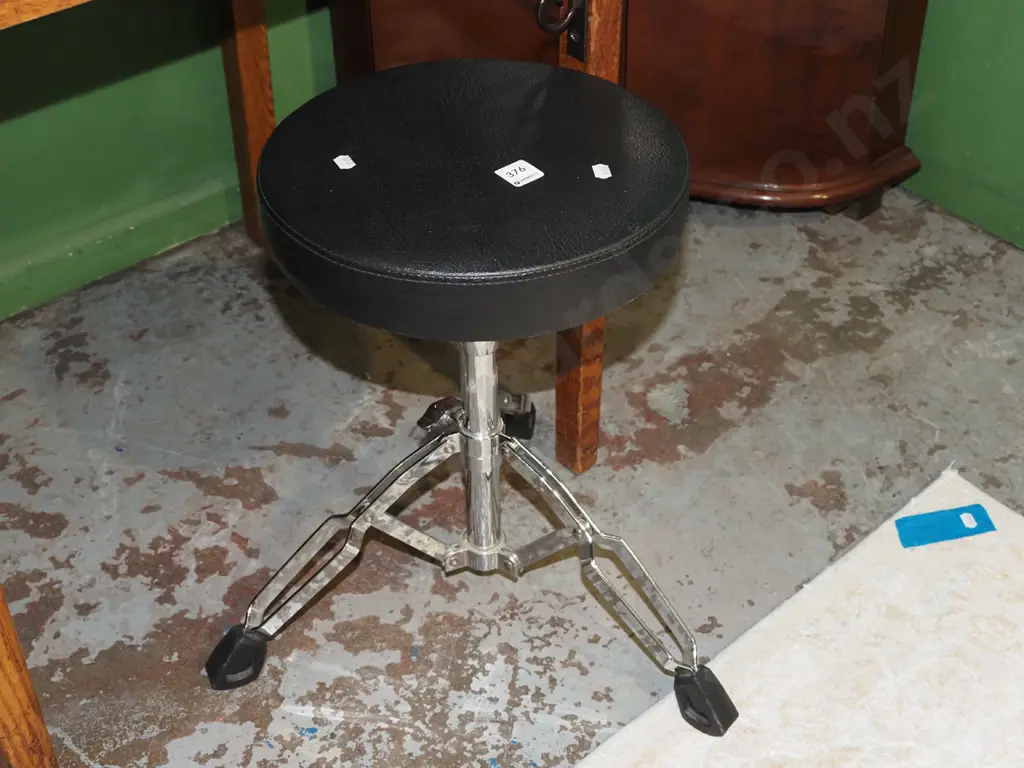 drummer's stool Image 1++