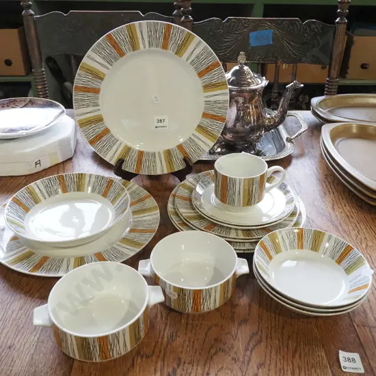 Midwinter mid century dinner items; plates, bowls, cups etc