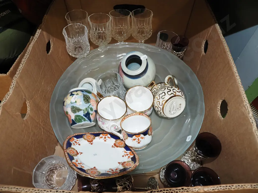 box; glass bowl, cups, goblets etc Image 1++