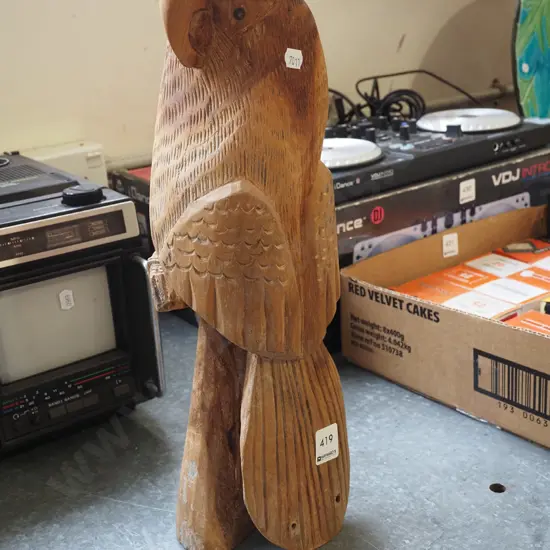 carved wooden parrot H410