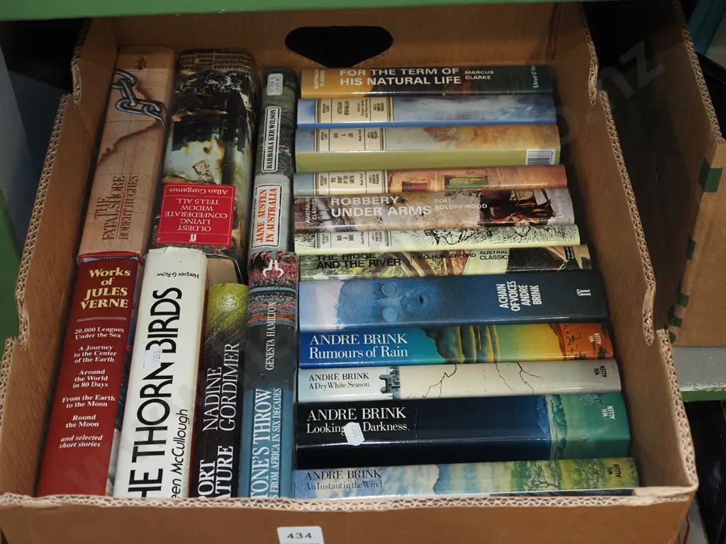 box of books Image 1++