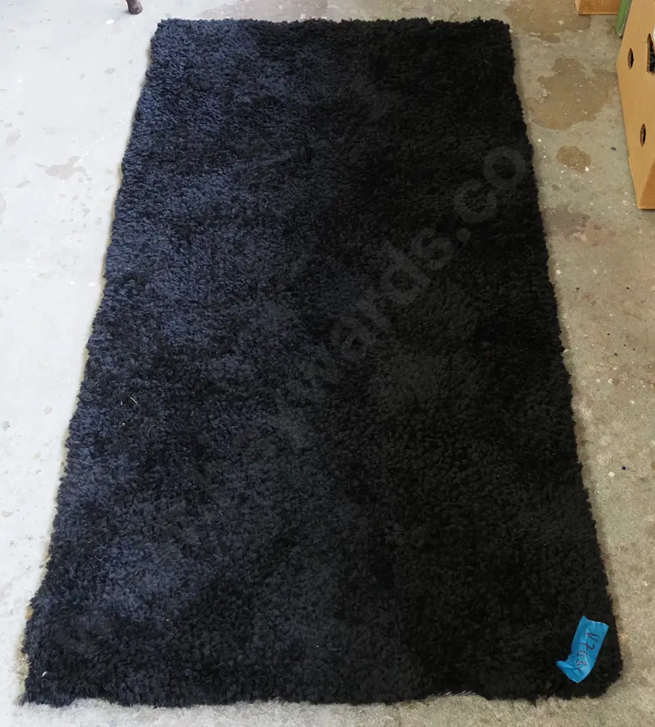 small black synthetic floor mat L1400 W710 Image 1++