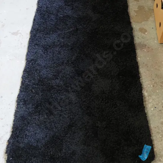 small black synthetic floor mat L1400 W710