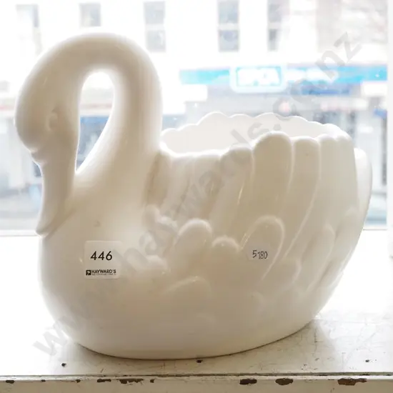 white swan vase H230