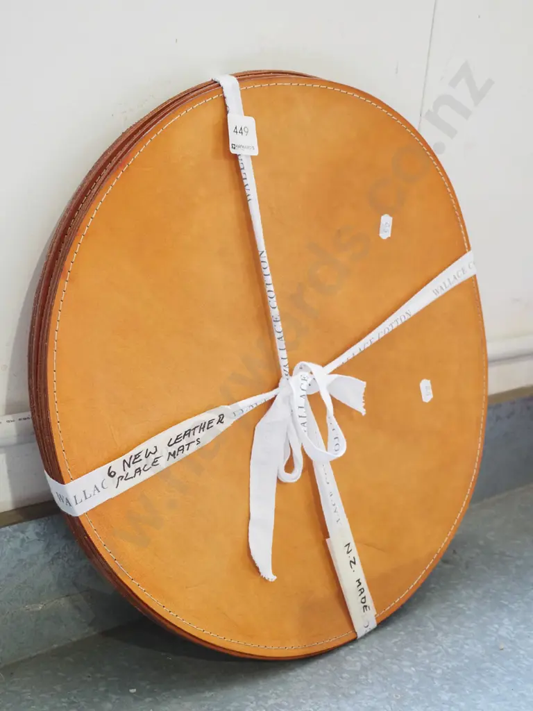 circular leather placemats Diam400 Image 1++