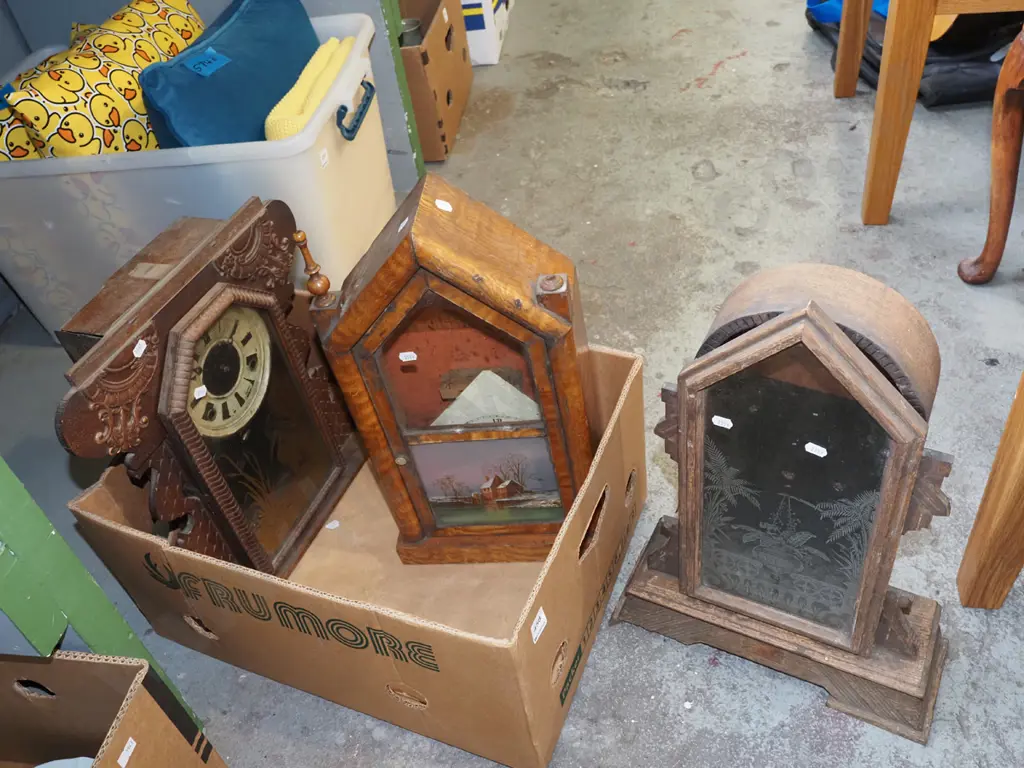 box; 3x restorer's clock cases Image 1++