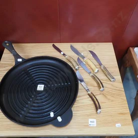 cast iron skillet, 5x animal horn steak knives