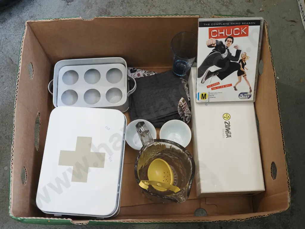 box; water jug, egg storage tray, first aid kit etc Image 1++